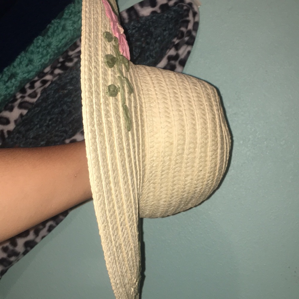 Straw hat - Picture 2 of 4